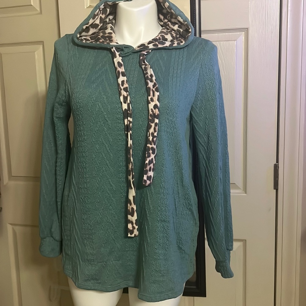 Lovely Melody Hooded sweater